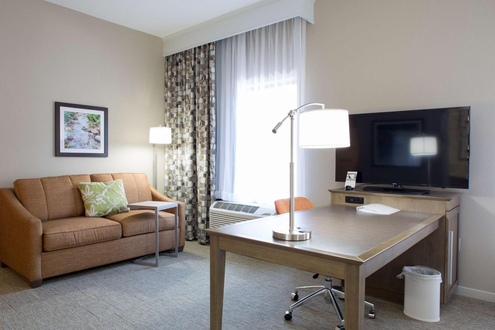 Hotel Hampton & 3*